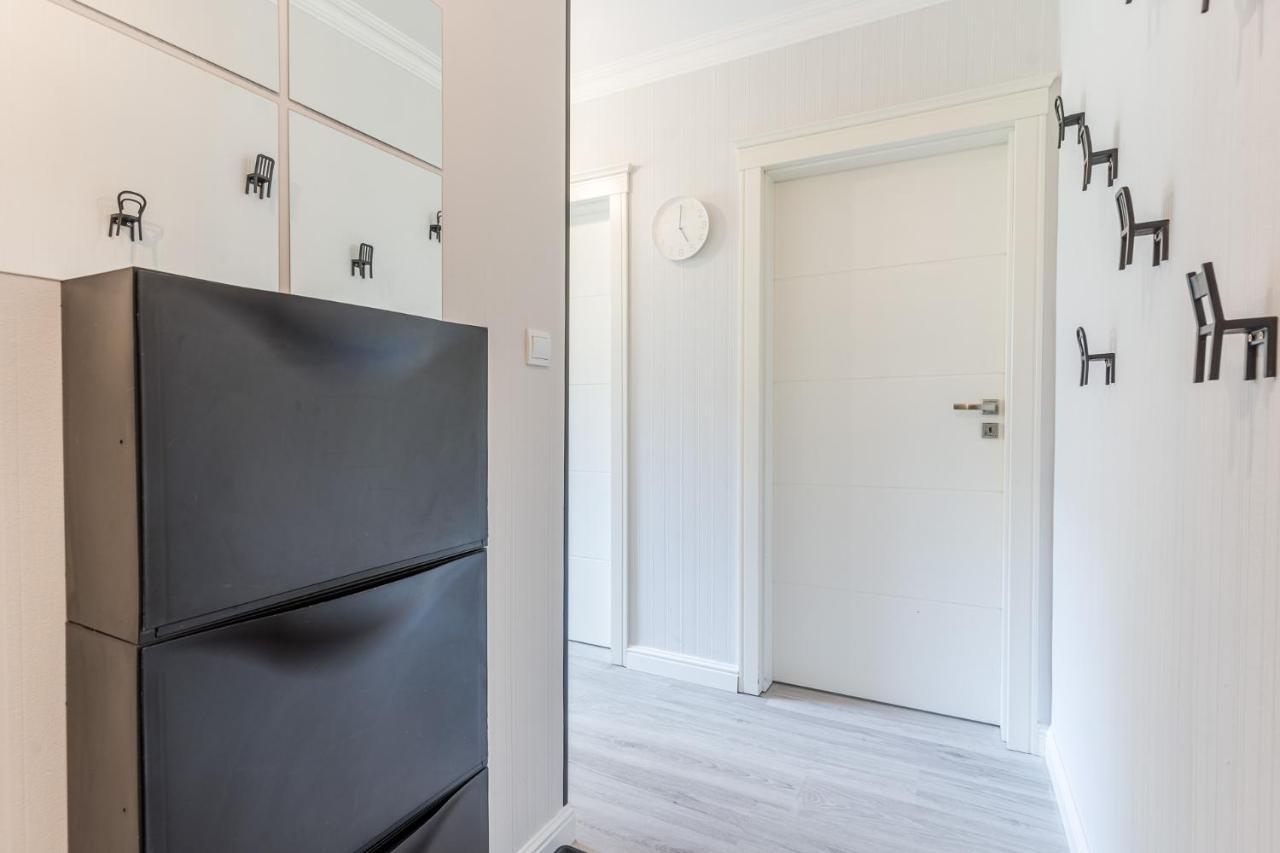 Black Chairs - Apartament Blisko Morza Gdansk